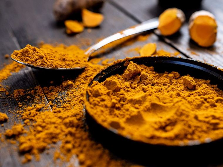Turmeric — Fingers, bulbs and milled powder